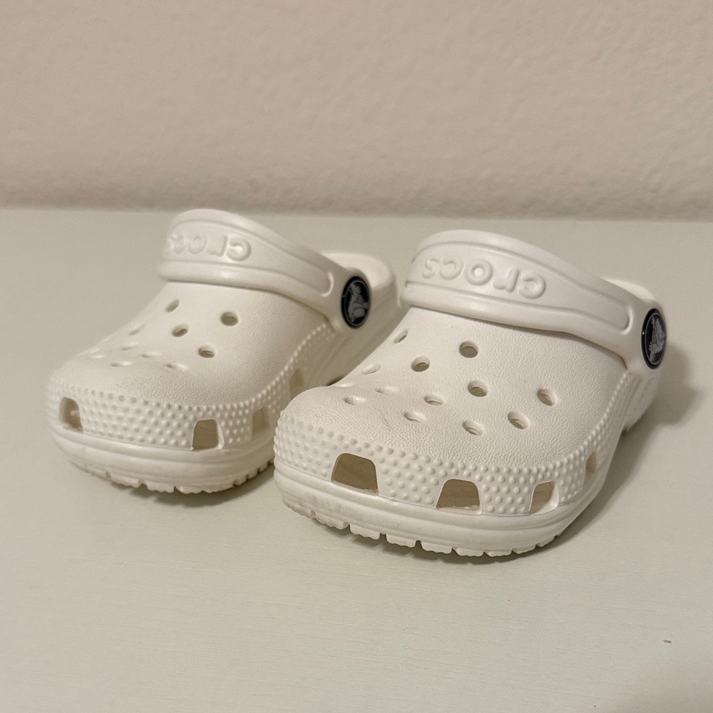White Toddler CROCS (Size 6C)